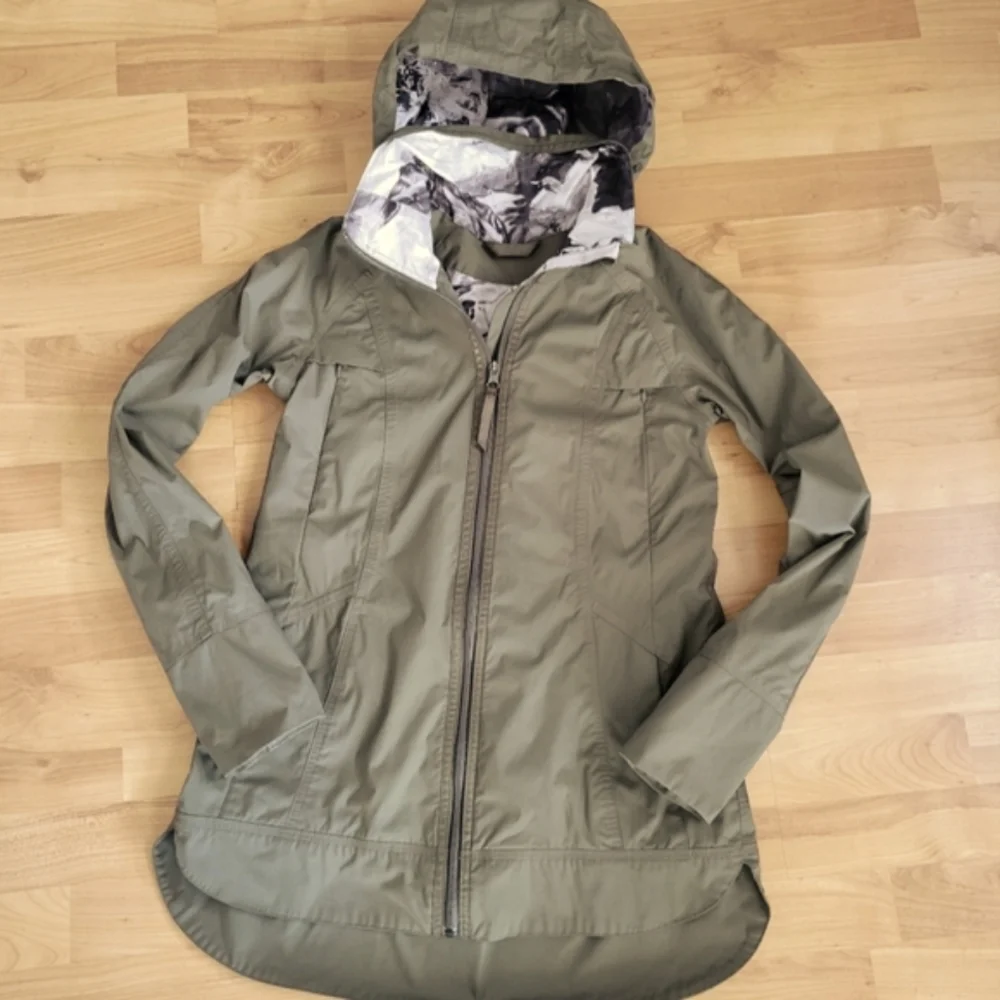 Lululemon Fo Drizzle Jacket 4 Olive Fatigue Green Rain Coat Hooded